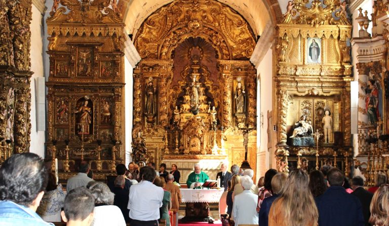 FOTO_ARQUIVO_Missa_Igreja_Chagas
