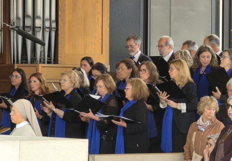 Coro_Fatima_Missa_Capela_Aparicoes_junho2026